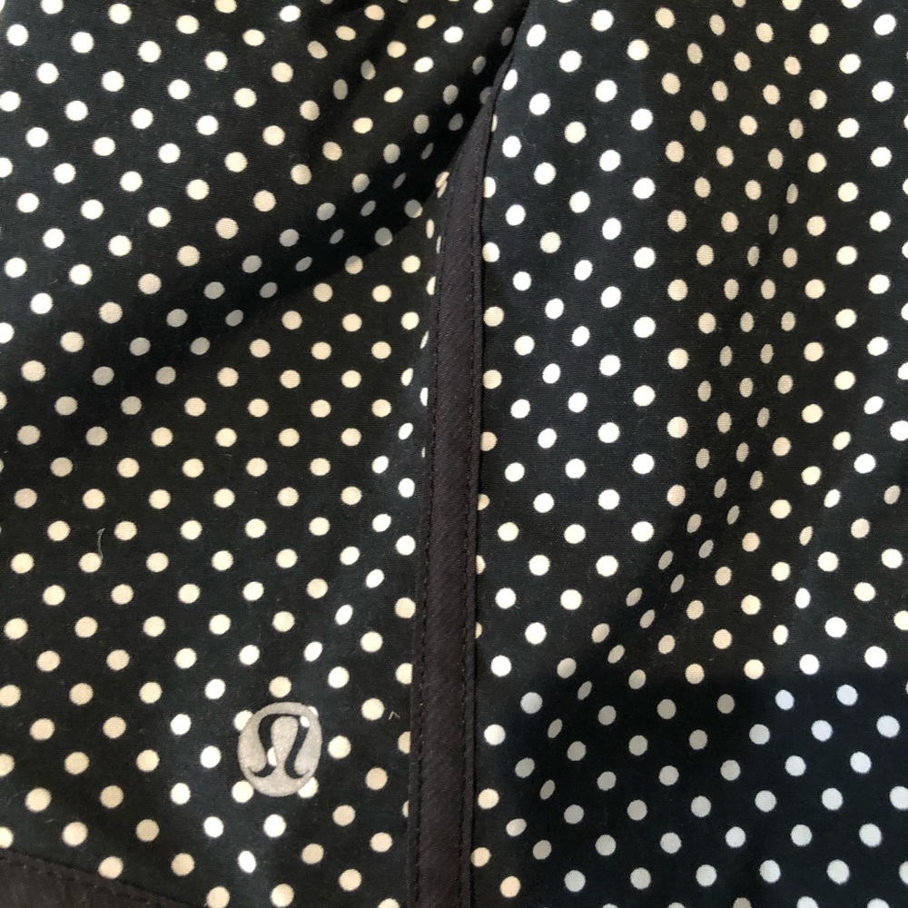 Lululemon tracker shorts - Picture 3 of 5